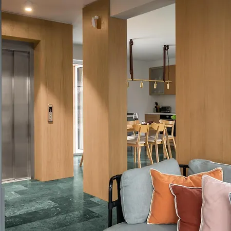 Nowy Luxury With Jacuzzi & Sky Terrace By Lion Apartment